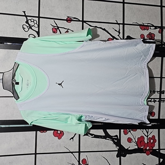 Nike Air Jordan 3 in 1 Statement T-Shirt Tank Combo Size Small NWT - Picture 3 of 9